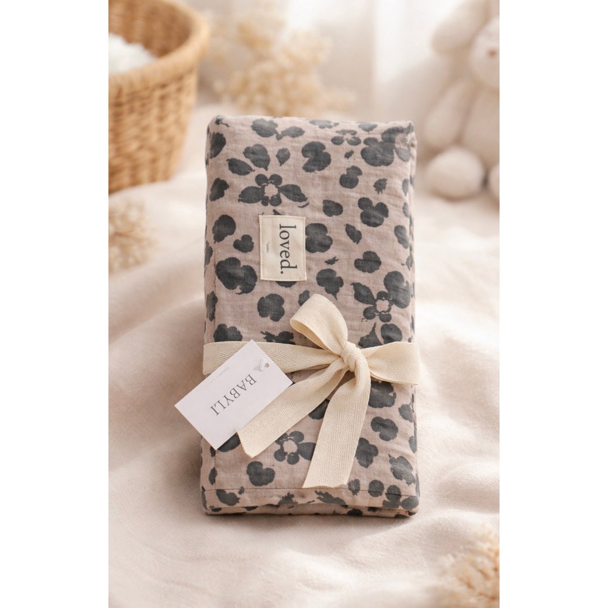 Muslin cloth, nursing cloth, swaddle cloth, light baby blanket 120x120cm, LEO