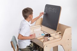 Justerbart børne multisensorisk skrivebord Luula