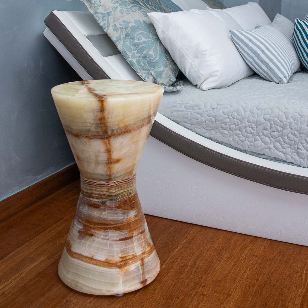 Mesa decorativa contemporánea en ónix blanco