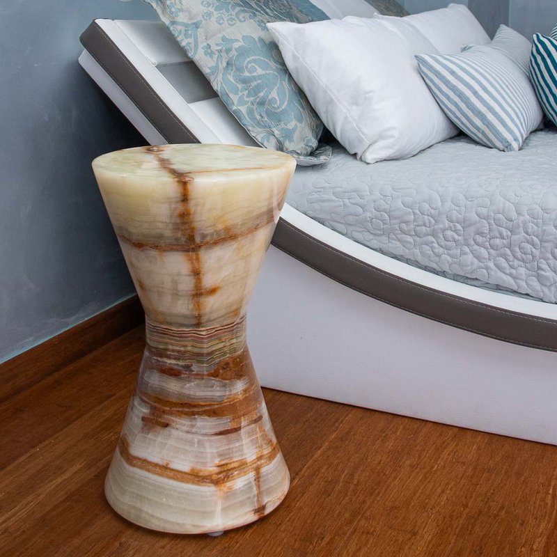 Mesa decorativa contemporánea en ónix blanco