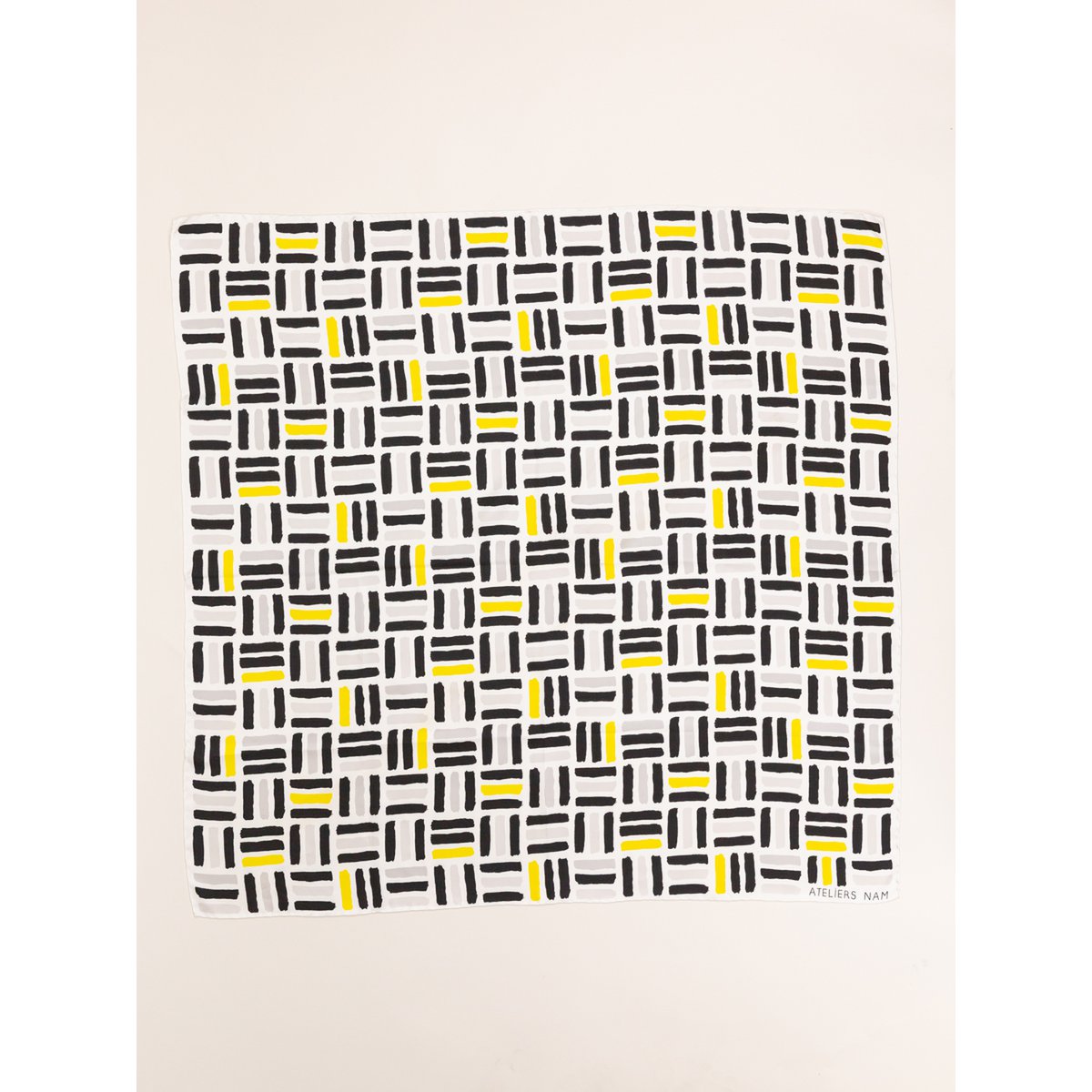 Foulard quadrato in seta 90x90 cucito a mano
