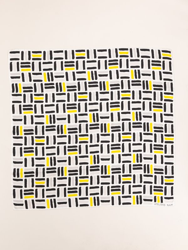 Foulard quadrato in seta 90x90 cucito a mano