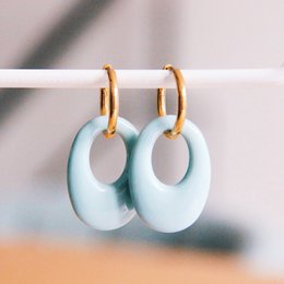 Ørering i rustfrit stål med harpiksdråbe – jeans blå/guld