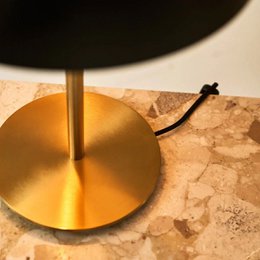 Lola Guld & Sort Bordlampe