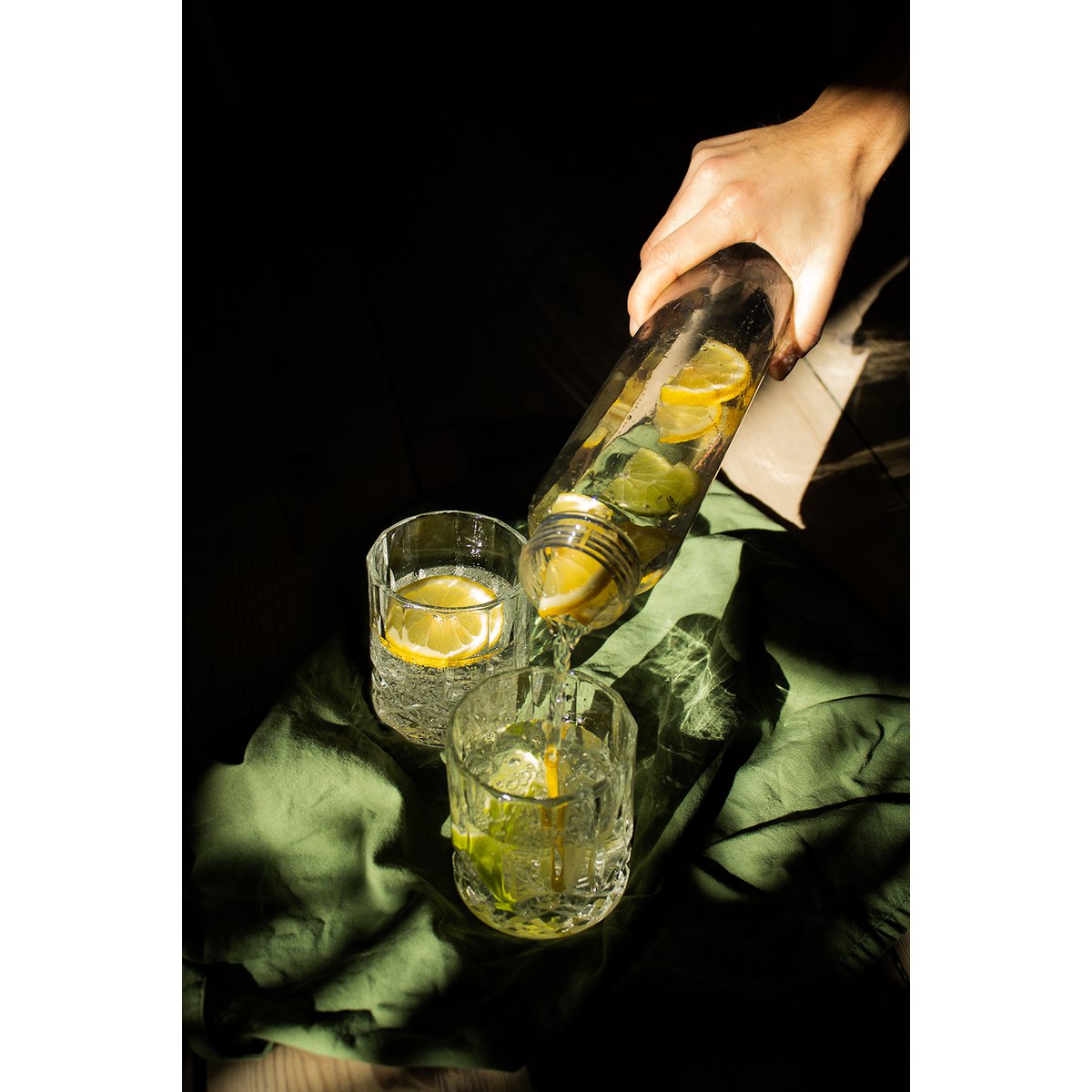 Matte black bottle for bubliq drink carbonator
