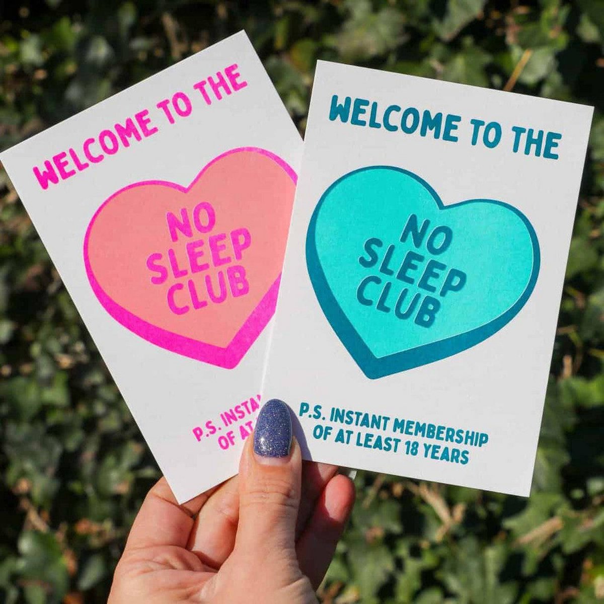 Estampado Riso No Sleep Club rosa