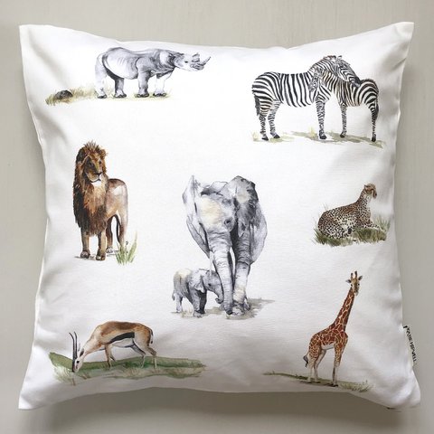 Safari Animals Printed Kinderstreukissen