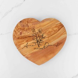 Planche à découper en bois d'olivier en forme de cœur – Faite à la main