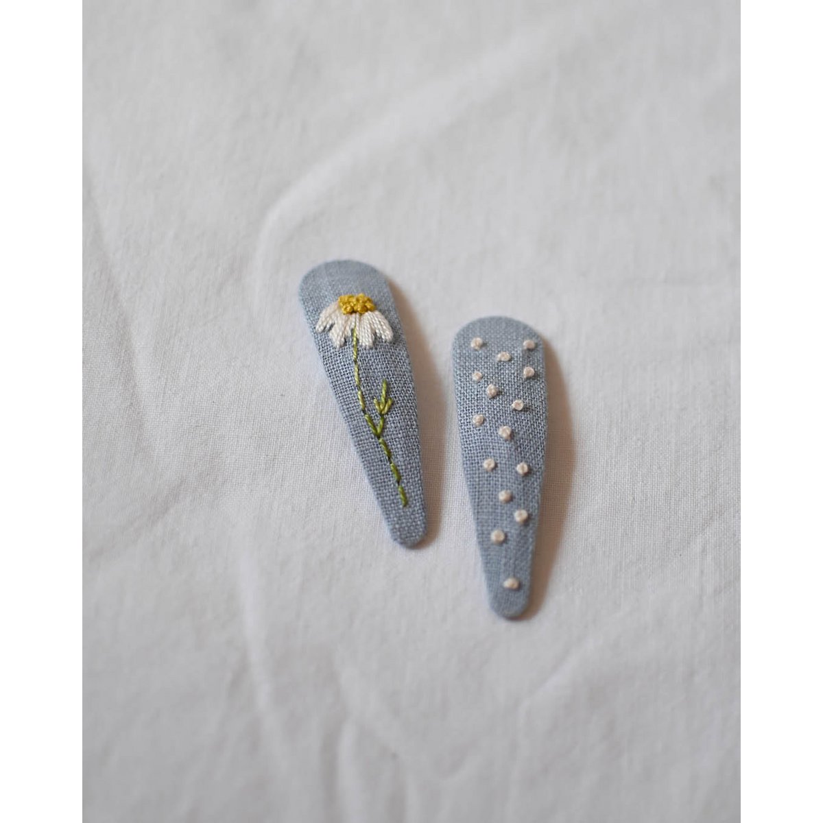 Haarspeldjes blauwe narcis + stippen