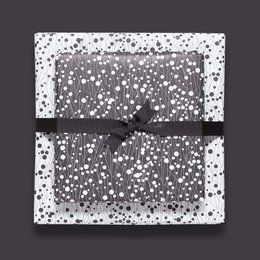 Papel de envoltura blanca negra floral, empaquetado perfectamente para regalos para hombres o como papel para boda para bodas