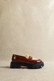 LISSY CASTAGNA BRUIN – Leren loafers met imitatiebontdetail