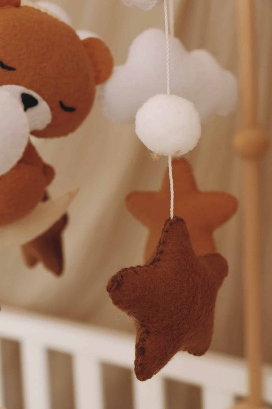 Handgemaakte Slapende Teddybeer Muziekmobiel - Boxmobiel - Baby mobile - mobile wickeltisch
