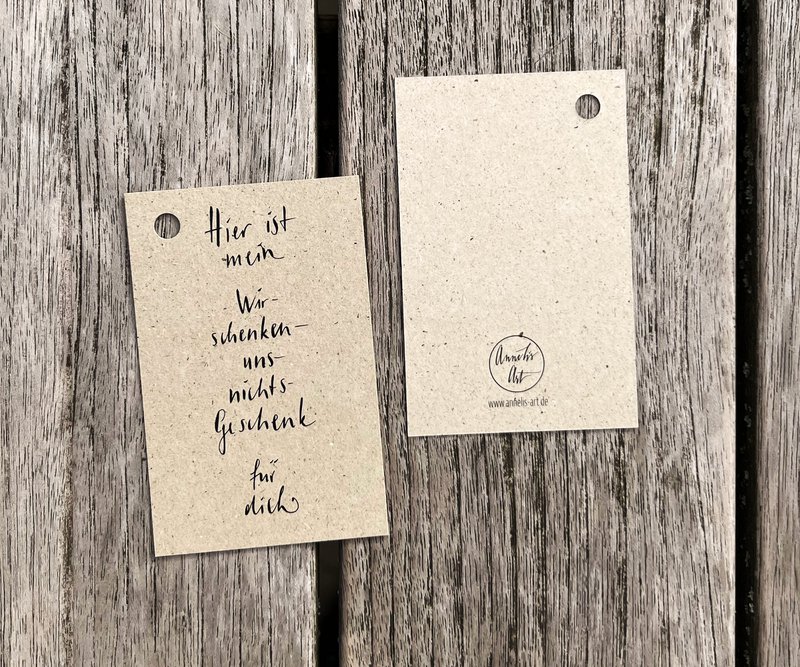 5 x gave tags | Her er min "vi giver os ikke en gave" til dig | Græspapir hængende dag | 85 x 55 mm