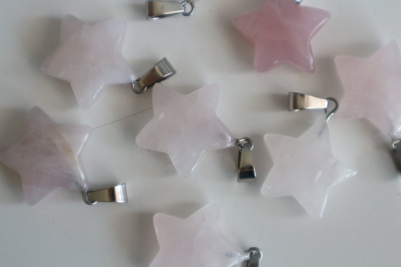 Star pendants made of gem!