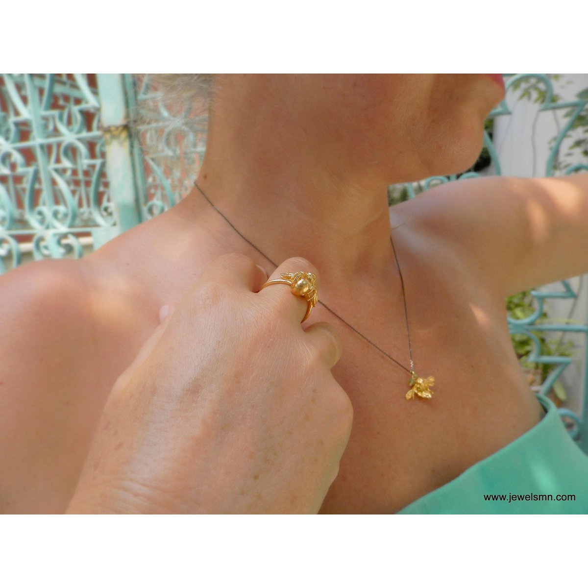 Collana con gioielli ape: ciondolo in oro ispirato alla natura - ottone riciclato ecologico