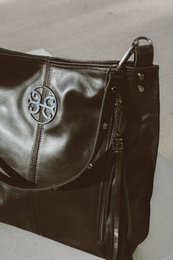 Chevie de cuero negro