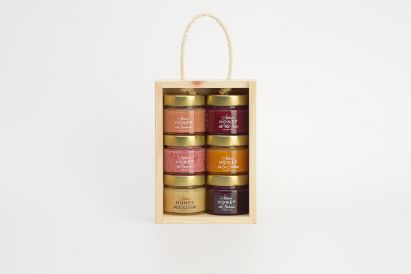 6x100 g wooden gift box with handle