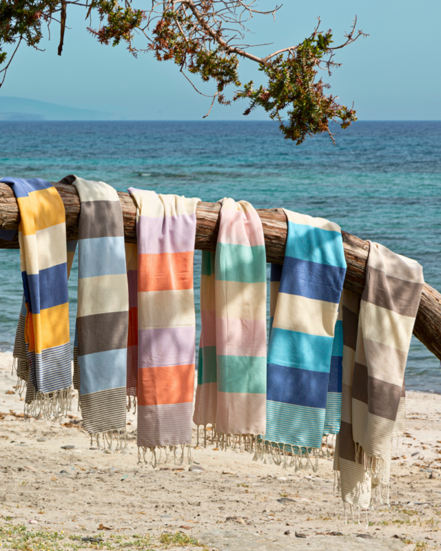 TOWEL TO GO PALERMO Baumwoll-Strandtuch 180x100 cm | Schnell trocknend | Orange / Lila | mit Geschenkbox