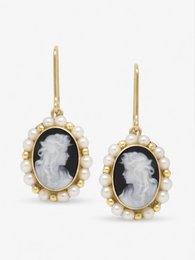 Schwarze Cameo-Ohrringe von Little Lovelies mit Perlen