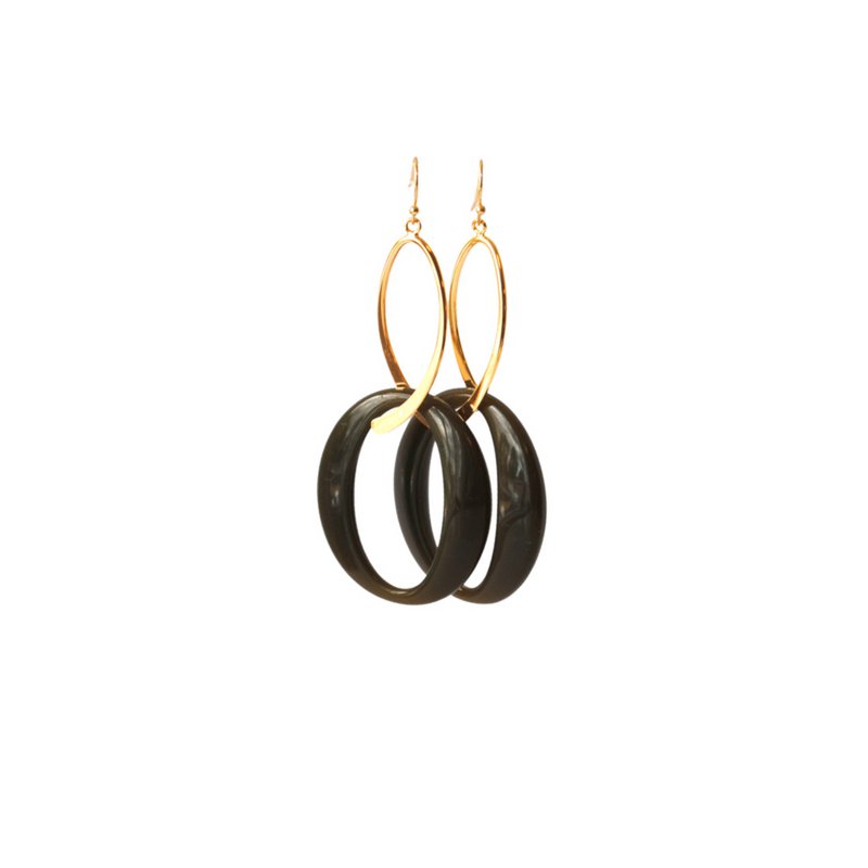 Oorbellen met tussenstuk 24k goldplated of verzilverd en hanger legergroen