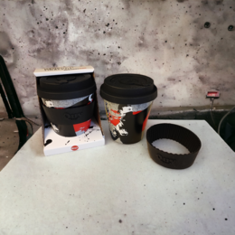 Kubek podróżny Banksy w RPET 230 ml - Miotacz kwiatów