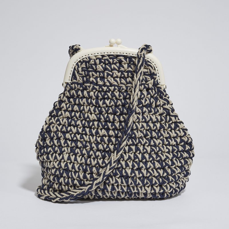 “Kiss me Mama” crochet retro shape purse