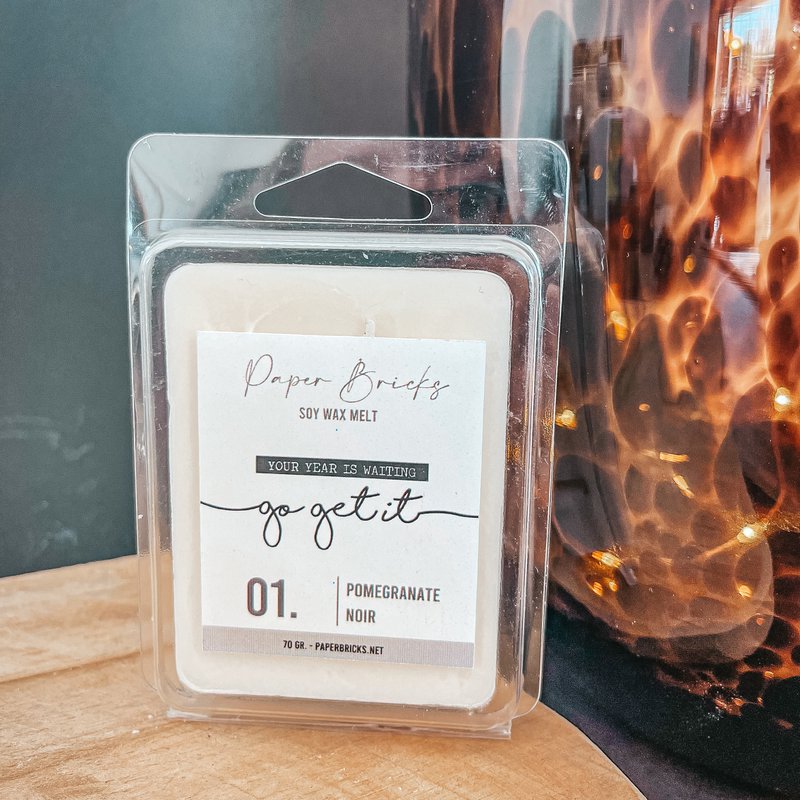 Voks smelter 'Pomegranate Noir'