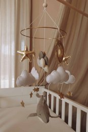 Handgemaakte Walvisballonnen Muziekmobiel - Boxmobiel - Baby mobile - mobile wickeltisch