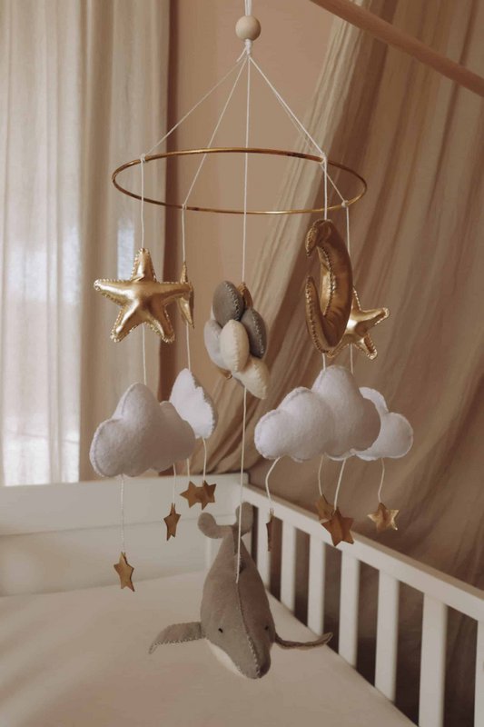 Handgemaakte Walvisballonnen Muziekmobiel - Boxmobiel - Baby mobile - mobile wickeltisch