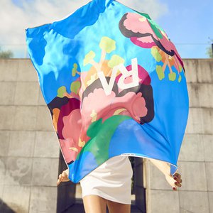 The flower - silk scarf 90 cm