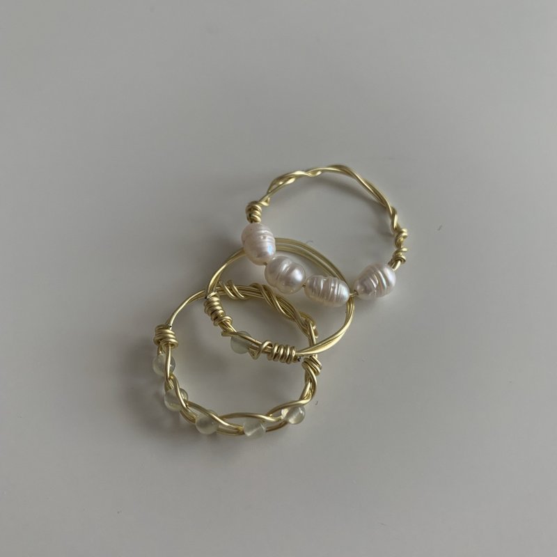 WHITE JADE STONE. ring