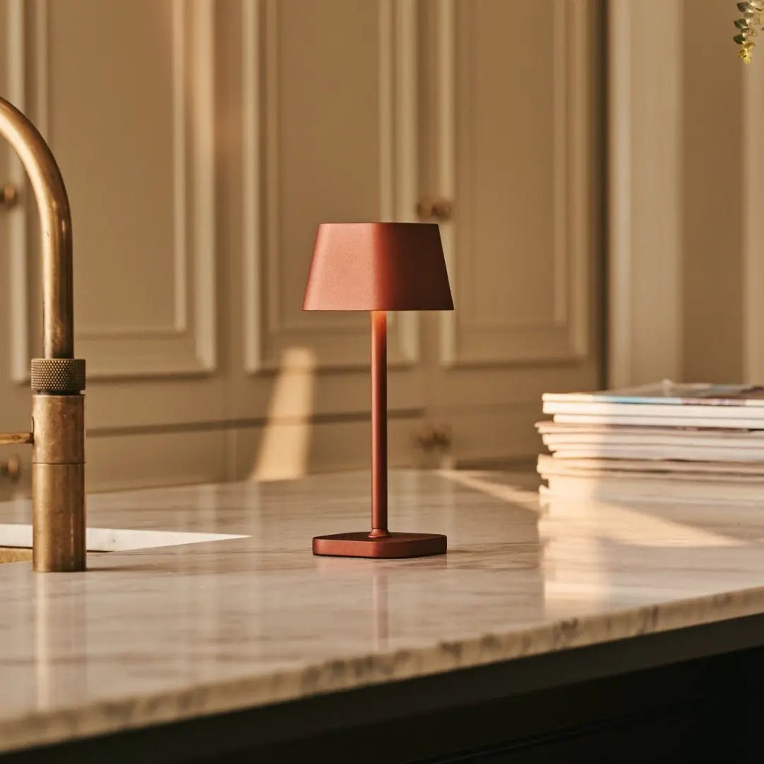 Lampada da tavolo ricaricabile Ava Bronzo