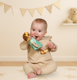 Stof Doll '' Martha '' med kjole til at sætte på og tage af, 22 cm