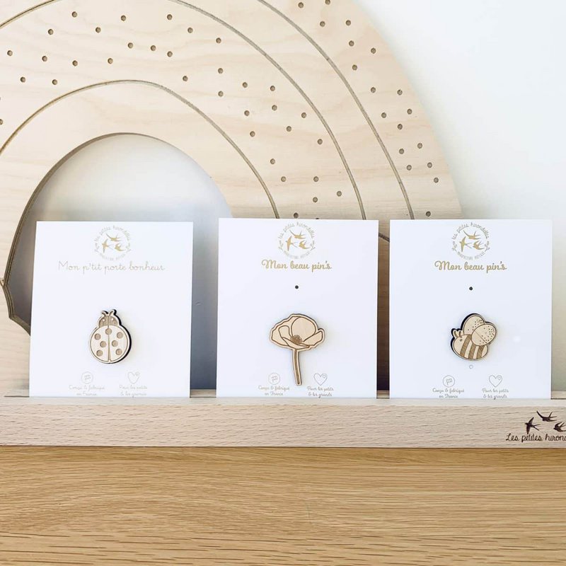 Wooden pins - Bee