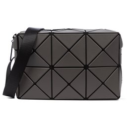 Iria Quintana ASO Crossbody Bag con diseño geométrico. 17.5x6x11.5 cm.