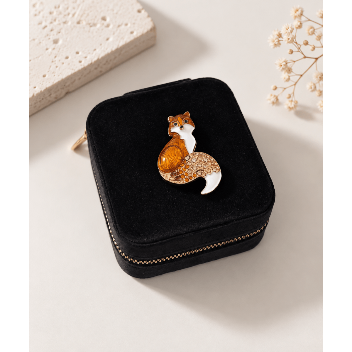 Fox - Velvet Jewelery Box with Jewel Brooch