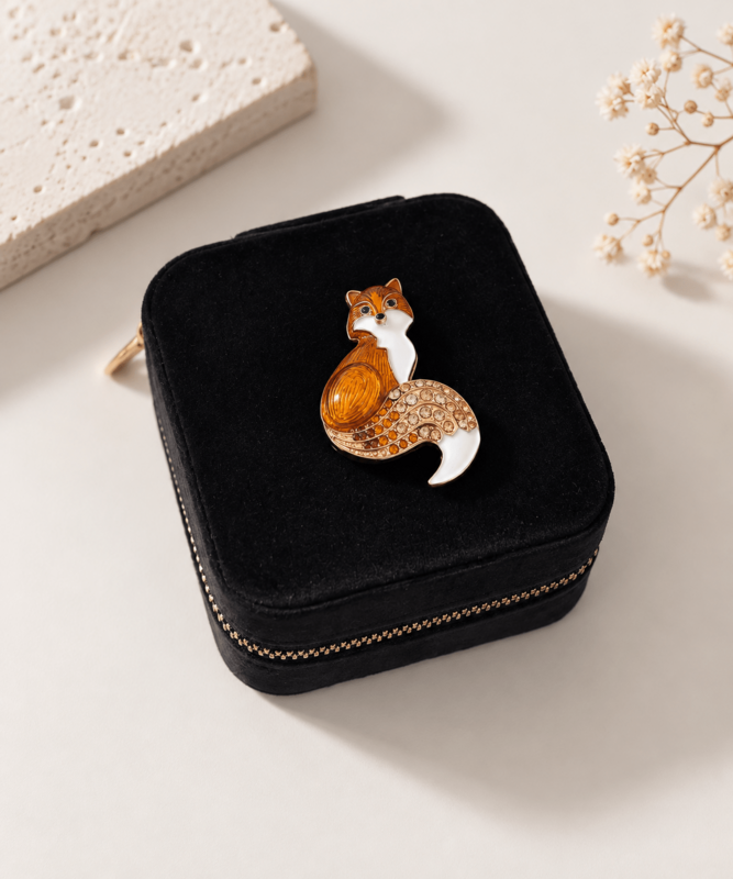 Fox - Velvet Jewelery Box with Jewel Brooch