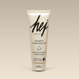 Sensitive cleansing gel for gentle skin care, with mild ingredients to soothe and hydrate the skin.