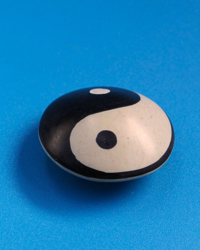 018 Adulatore di mani Yin Yang - pietra ollare