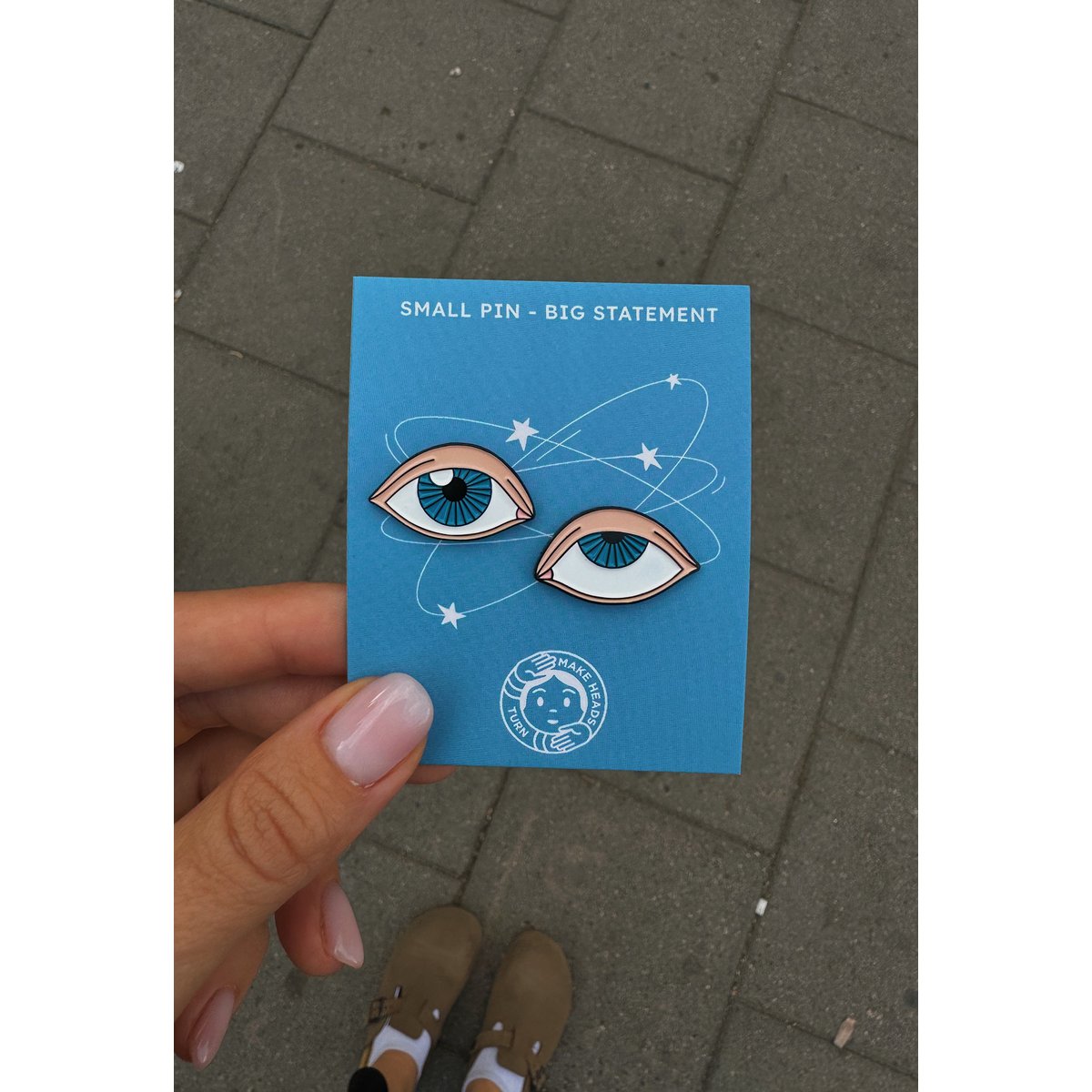 Enamel Pin "Rolling Eyes"