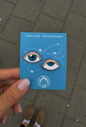 Enamel Pin "Rolling Eyes"