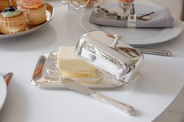 EDZARD butter dish Mista 13x18 cm, H 8 cm, glass insert, silver-plated, with butter knife
