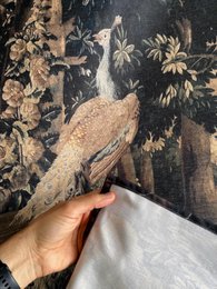 Vue sur la forêt et la rivière avec oiseaux paon Tenture murale | TRE009