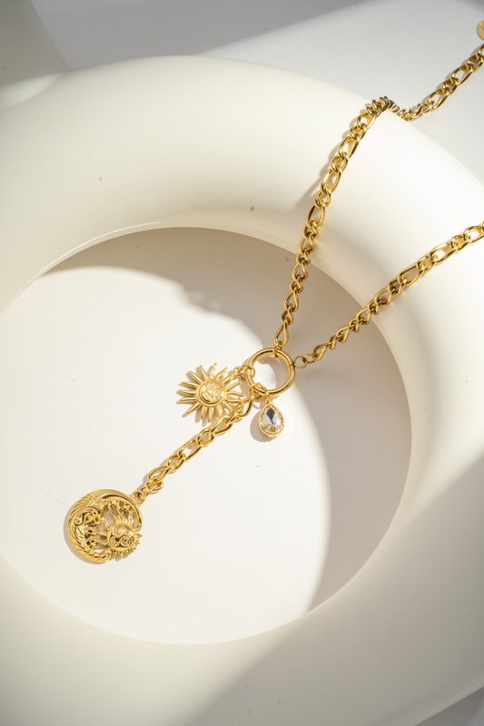 Y -vormige ketting met roestvrijstalen zon en maanhanger