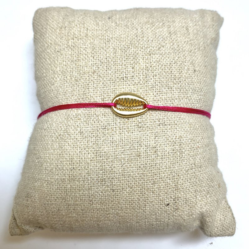 Small Golden Shell Bracelet