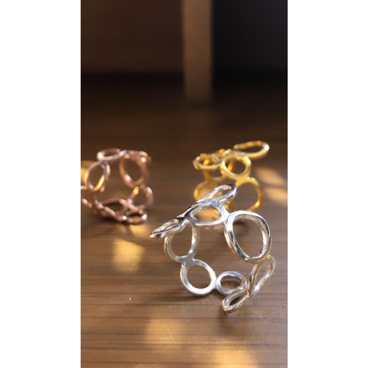 Dione ring band in silver