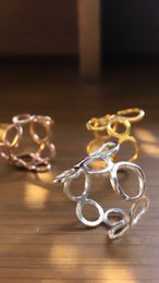 Dione ring band in silver