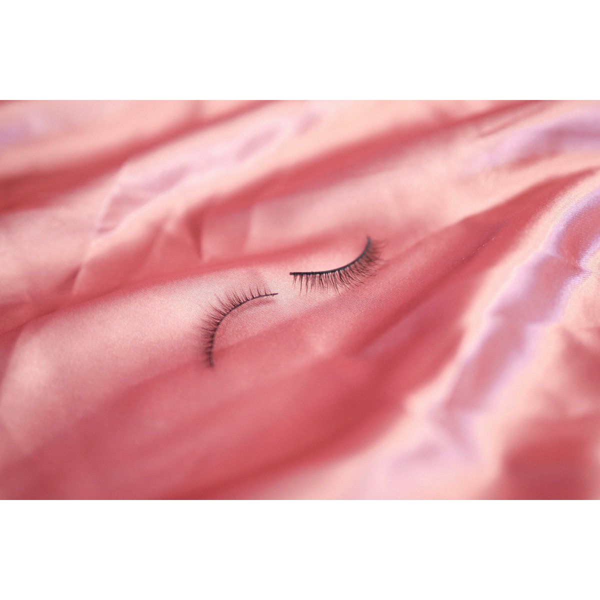 Lovely Lashes Deluxe Kit con delineador de ojos negro