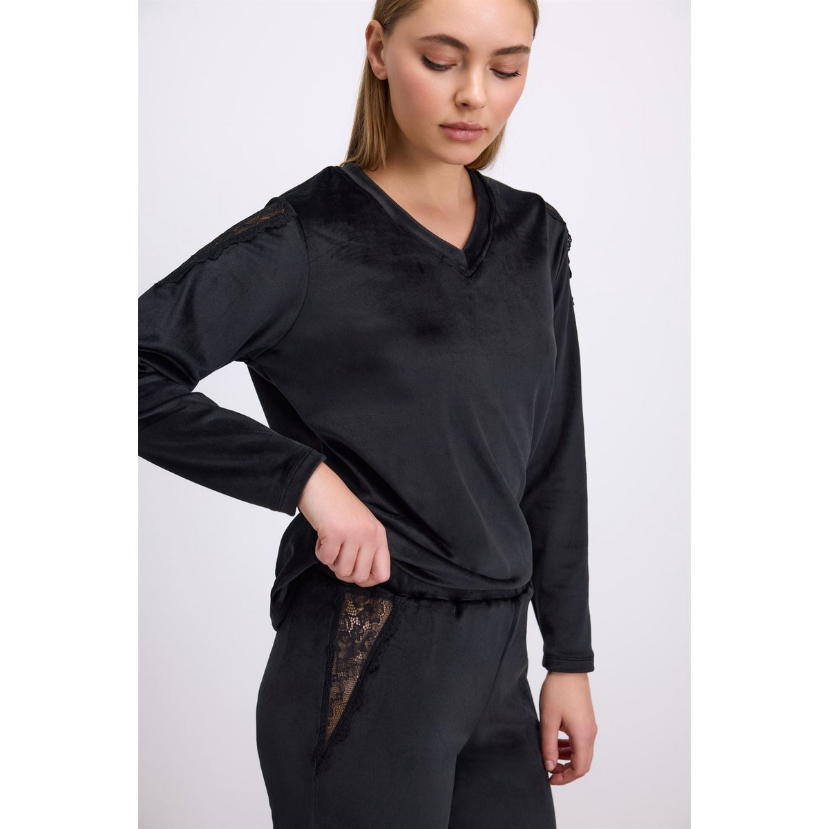 Bergenia 11542 Women's Longsleeve T-Shirt & Pants Set