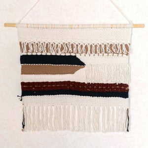 Große Makrame -Wandhänge - gewebte Boho -Wanddekoration - moderne Baumwollwand hängende natürliche Materialien - handgewebtes Wanddekor 120x95 cm Udara
